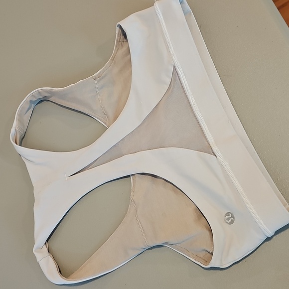Lululemon White Size 6 Invigorate Athketic Training Bra - Picture 3 of 5